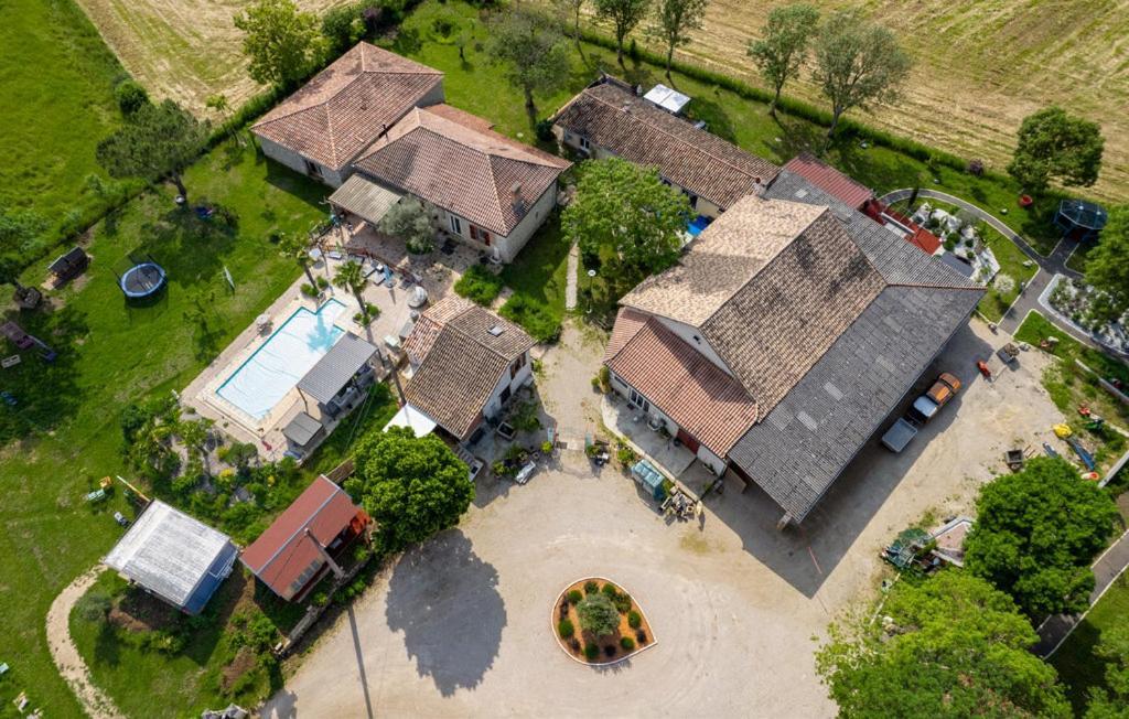 Studio Du Daudou Piscine Jacuzzi Partages Septfonds Bagian luar foto